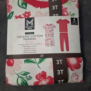 Member's Mark Kids Organic Cotton Pajama Set - Red and Green Floral
